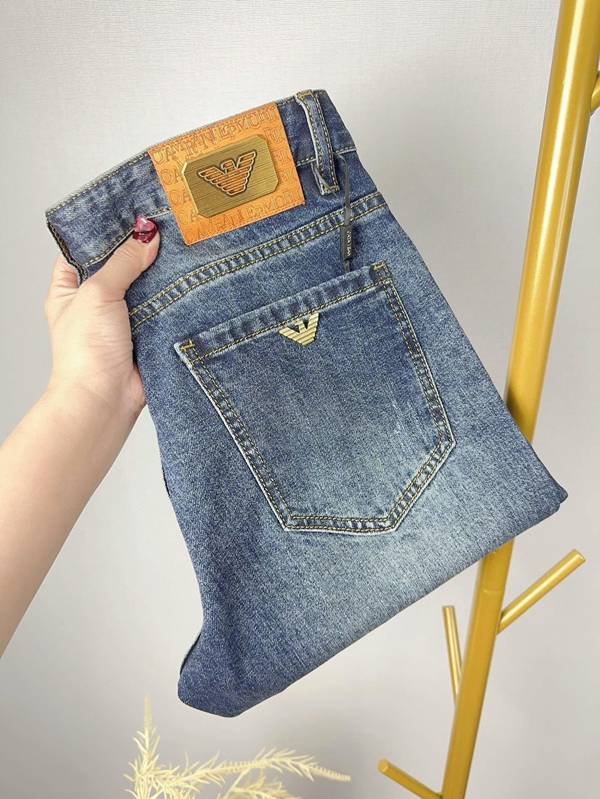 ブランドジーンズ正面デザイン